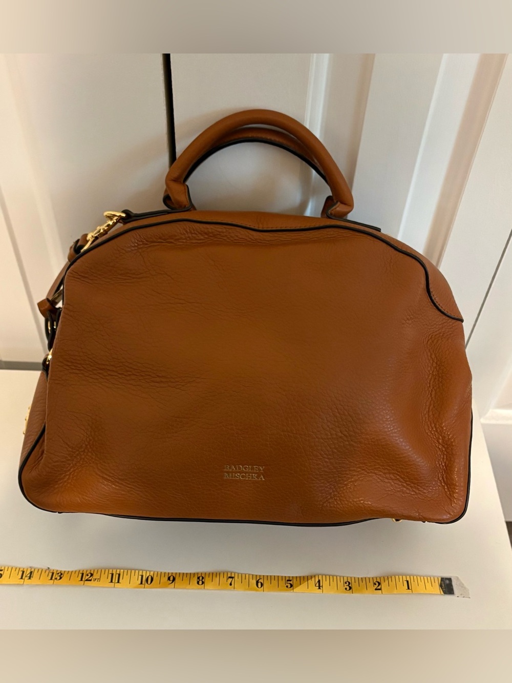 BADGLEY MISCHKA, Tan Leather Top-Handle Bag with Shoulder Strap - Picture 5 of 9